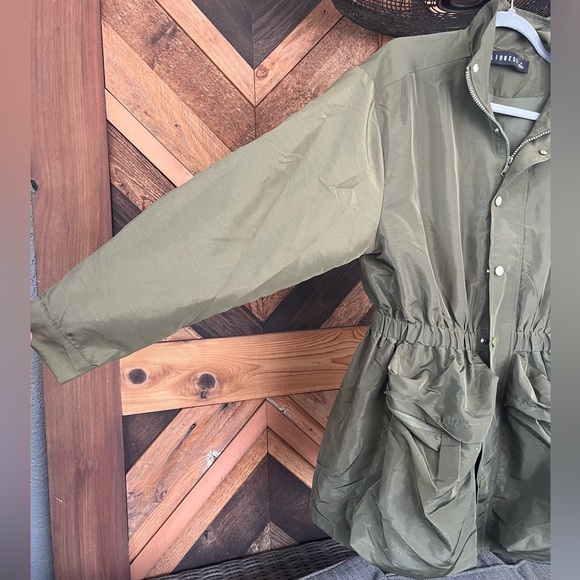 Lioness Quentin Parachute Jacket Size Small Army Green - Picture 8 of 12
